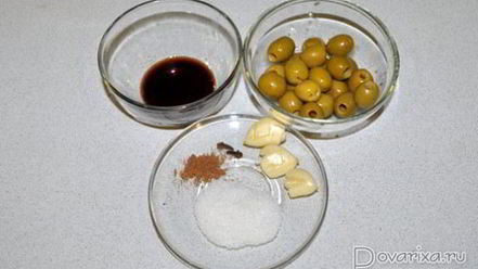 Рецепт рагу из курицы в пряном соусе с оливками