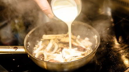 Рецепт рагу из морепродуктов с соусом зеленый перец