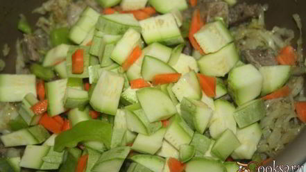 Рецепт рагу с говядиной, овощами и фасолью в мультиварке