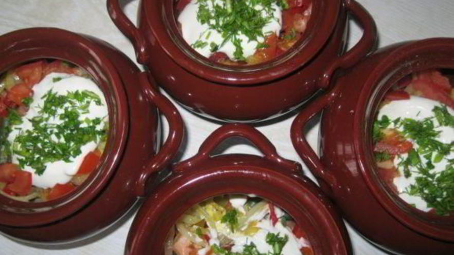 Рецепт рагу с мясом и стручковой фасолью в горшочке