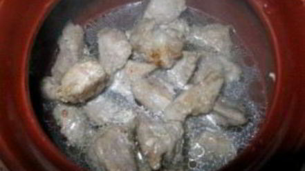 Рецепт рагу с мясом и стручковой фасолью в горшочке