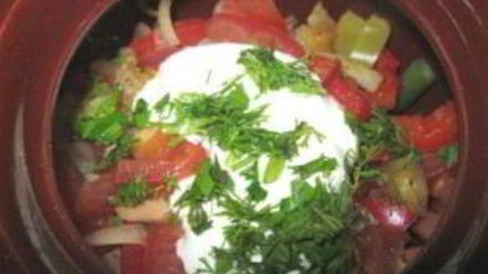 Рецепт рагу с мясом и стручковой фасолью в горшочке