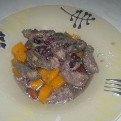 Рецепт Утиной грудки в горшке, рагу из фасоли и сладкой тыквы