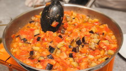 Рецепт яркого рататуя с семгой