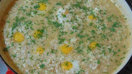 Рецепт ризотто с перепелиными яйцами и копченым салом