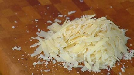 Рецепт ризотто с перепелиными яйцами и копченым салом