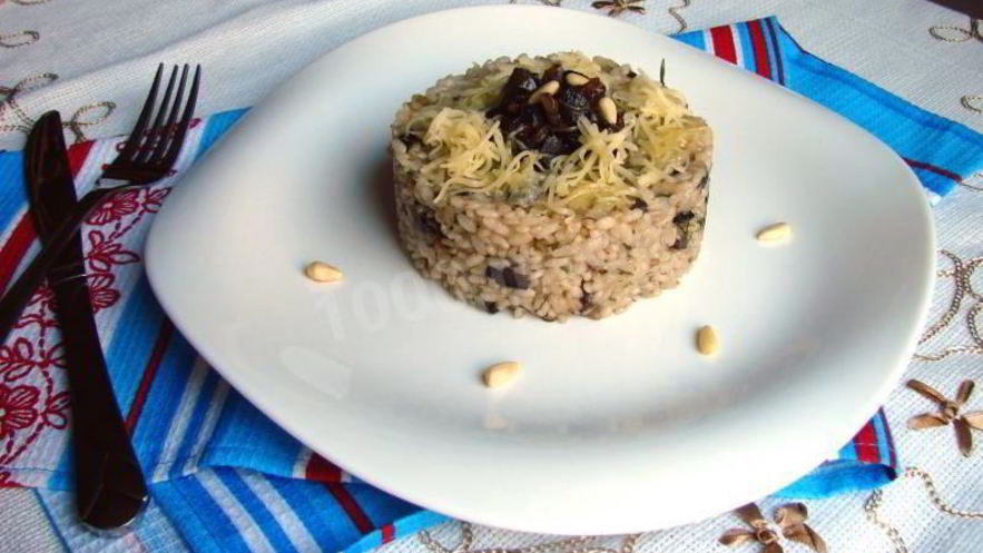 Рецепт ризотто с замороженными грибами и пармезаном