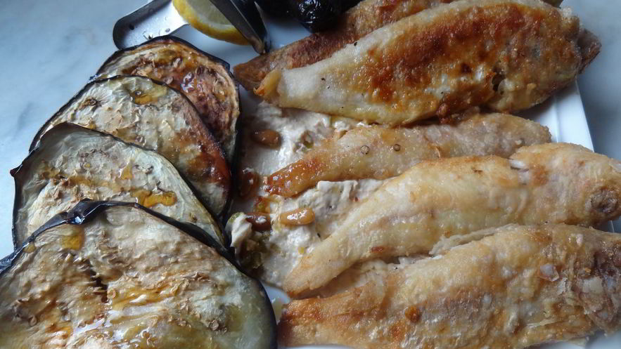 Рецепт барабульки хрустящей на подушке из хумуса