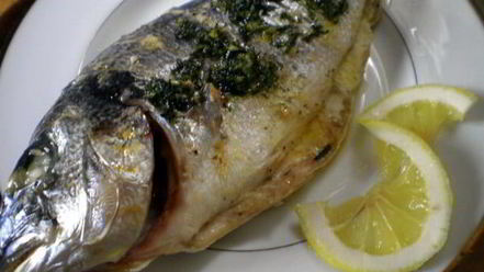 Рецепт дорады, запеченной в лимонно-чесночном масле