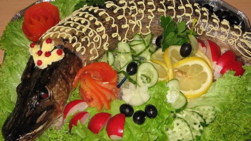 Рецепт фаршированной щуки со свининой и овощами