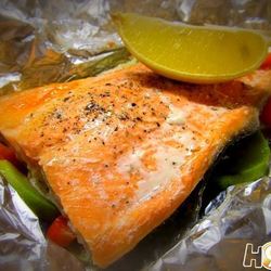 Рецепт Форели на овощной подушке, запеченная в фольге