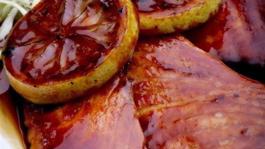 Рецепт форели на пару с клюквенно-медовым соусом