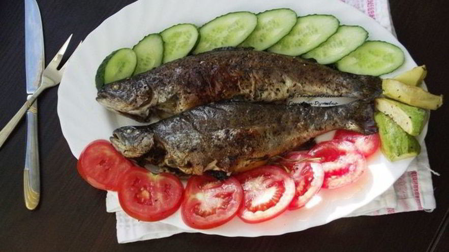 Рецепт форели с пряными травами и лимоном