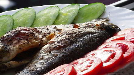 Рецепт форели с пряными травами и лимоном