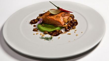 Рецепт форели в кукурузных хлопьях с медом и орехами