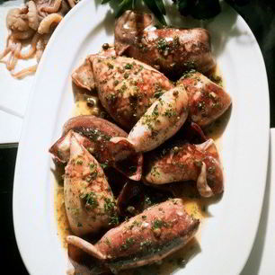 Рецепт Кальмаров, фаршированных грибами и сыром