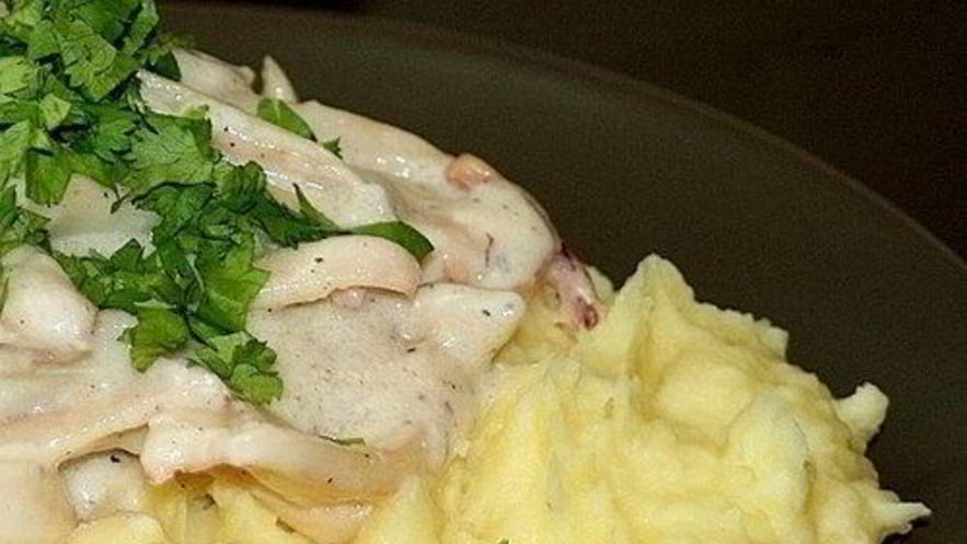 Рецепт кальмаров в сметанном соусе