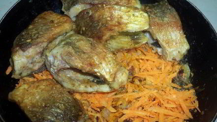 Рецепт карасиков запеченных с овощами в томате