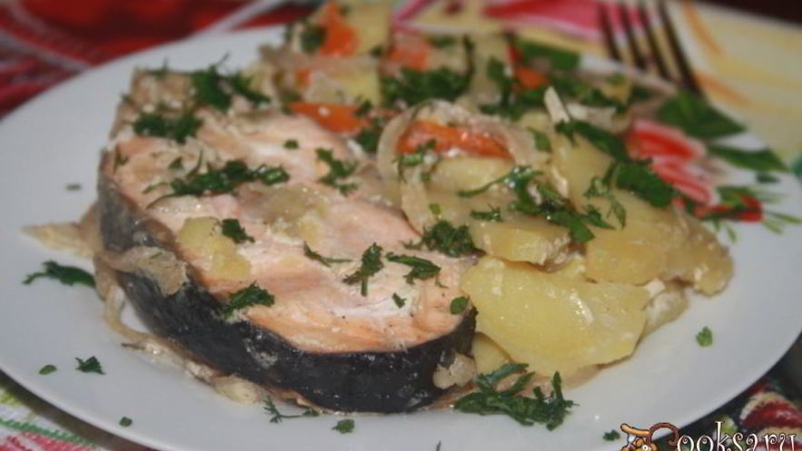 Рецепт лосося с овощами в горшочке