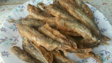 Рецепт мойвы в панировке из кукурузной муки
