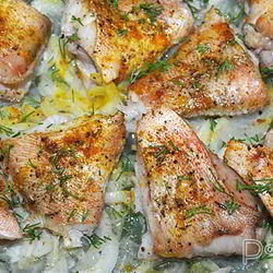 Рецепт Морского окуня на луковой подушке