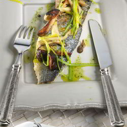 Рецепт Морского окуня с грибами и пореем