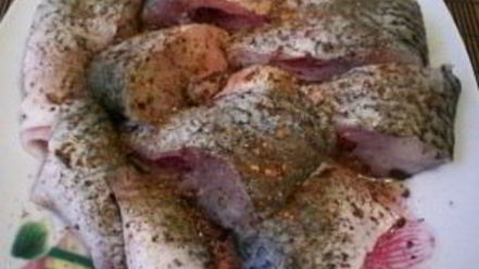 Рецепт плотвы запеченной под сыром