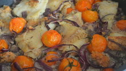 Рецепт рыбы, запеченной с ароматными овощами