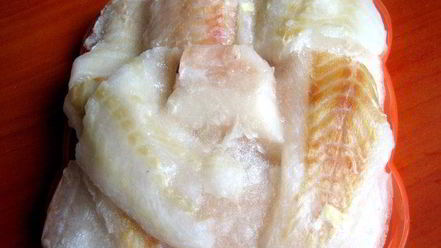 Рецепт рыбки, запеченной под соусом бешамель и картофелем