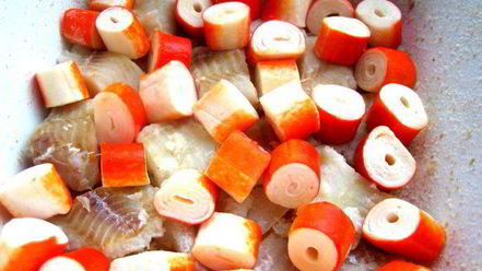 Рецепт рыбки, запеченной под соусом бешамель и картофелем