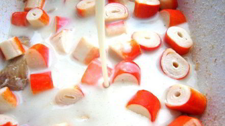 Рецепт рыбки, запеченной под соусом бешамель и картофелем