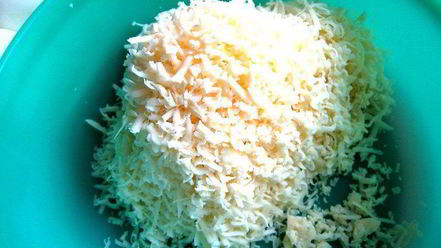 Рецепт рыбки, запеченной под соусом бешамель и картофелем