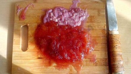 Рецепт щуки запеченной в духовке со сметаной и овощами