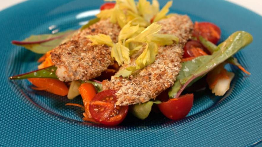 Рецепт судака в панировке с легким салатом