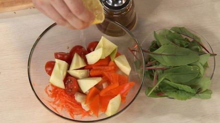 Рецепт судака в панировке с легким салатом