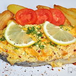 Рецепт Запеченного кижуча под овощами