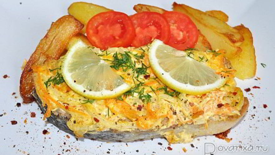 Рецепт запеченного кижуча под овощами