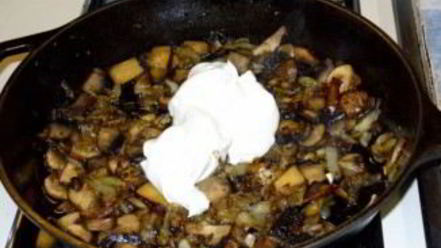 Рецепт жареных моховиков со сметаной