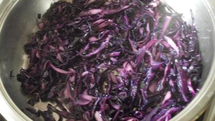 Рецепт салата-гарнира с рисом и краснокочанной капустой