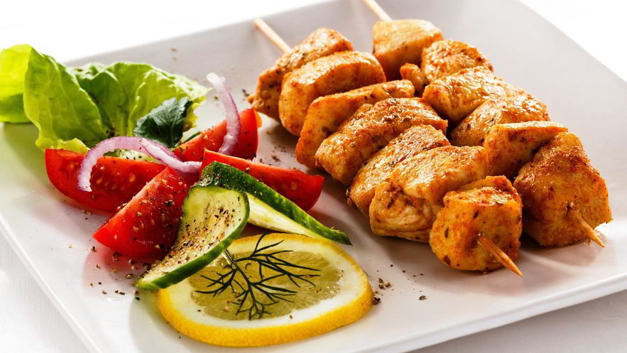 Рецепт куриного шашлыка на шпажках