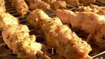 Рецепт куриного шашлыка на шпажках