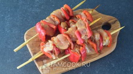 Рецепт куриного шашлыка с картошкой в духовке