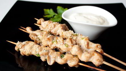 Рецепт куриных шашлычков на шпажках