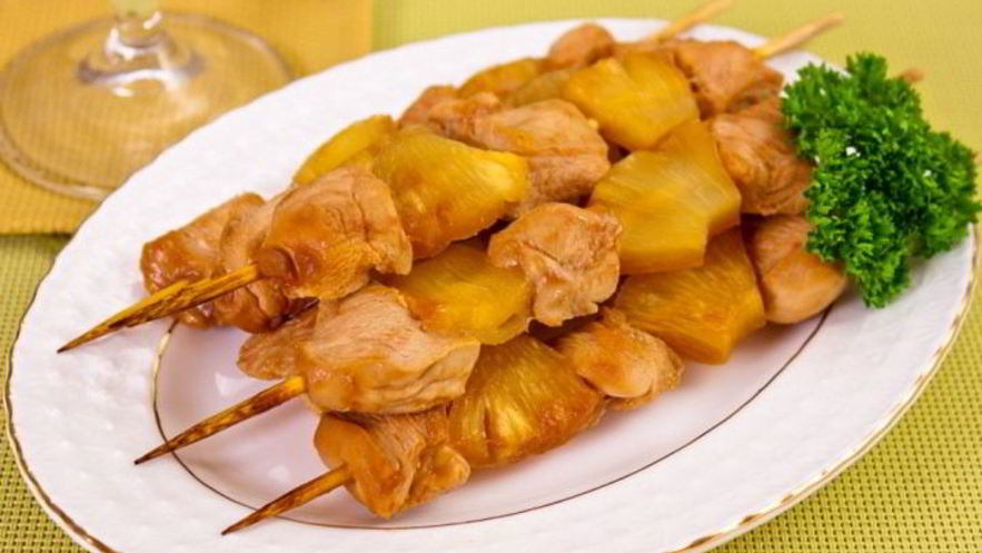 Рецепт шашлычков домашних с куриным филе и ананасами