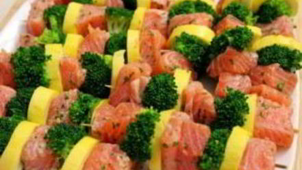 Рецепт шашлычков из лосося на шпажках