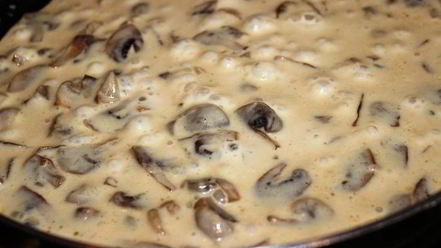 Рецепт куриного шницеля с грибным соусом