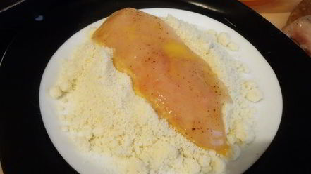 Рецепт миндального шницеля амаретто с острым вишневым соусом