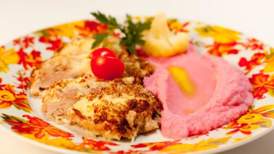 Рецепт пюре из цветной капусты с оригинальным свиным шницелем