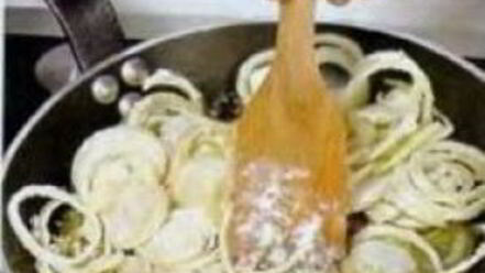 Рецепт шницеля капустного с луковой заправкой