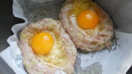 Рецепт свиного шницеля с сыром и яйцом в мультиварке